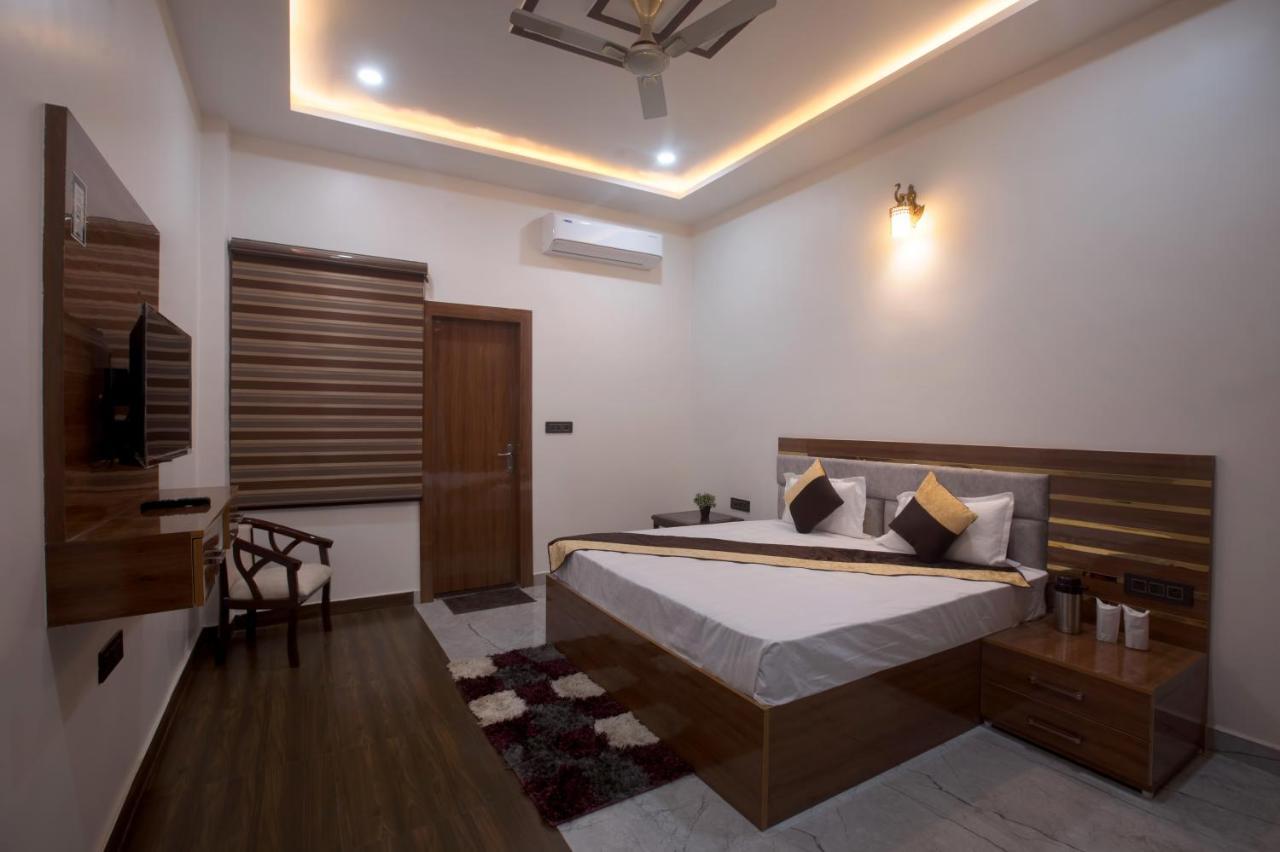 Hotel Madhav Residency Mathura Exteriér fotografie